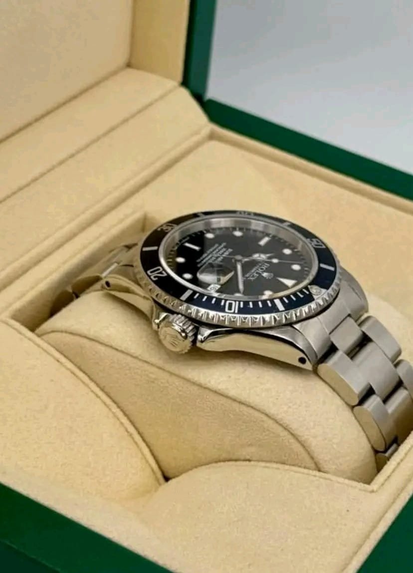Rolex Submariner 16800 Crown Side Profile