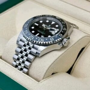 Rolex GMT-Master II “Bruce Wayne” Grey/Black Bezel Close-Up rolex gmt master ii batman